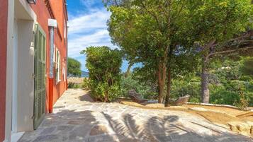 Enceinte de lâhĂ©bergement