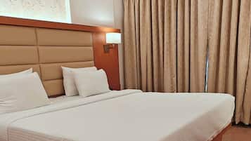 Desk, laptop workspace, iron/ironing board, free WiFi