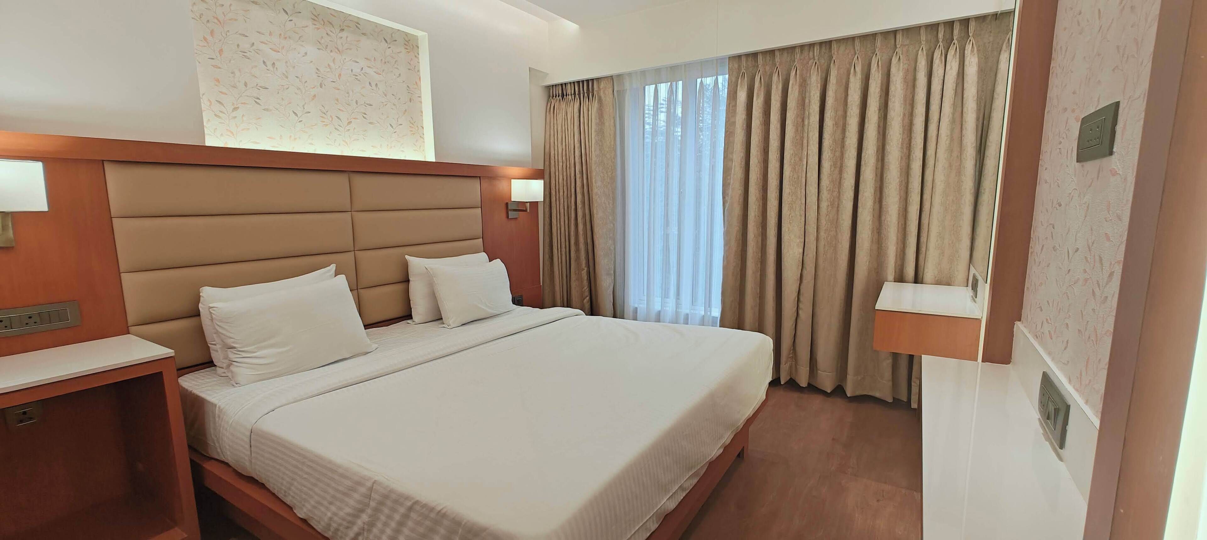 Habitación doble Deluxe | Escritorio y espacio para trabajar con laptop 