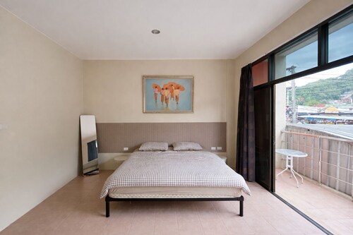 Cozy 1-bedroom apartment in beautiful Tambon Karon with AC Zen 2