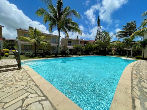 Cozy 3BR Duplex with Pool & Garden View - Grand Gaube Getaway