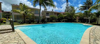 Cozy 3BR Duplex with Pool & Garden View - Grand Gaube Getaway