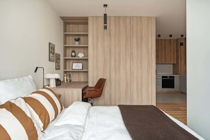 Desk, iron/ironing board, WiFi, bed sheets