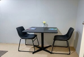 Dining - Stylish Tawa Retreat (Wellington)