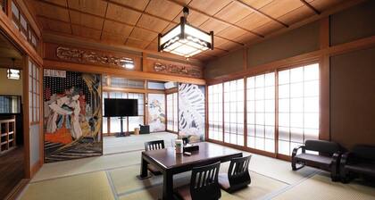 130 square meter private house with the sparkling sea in front of you / Port town near the market / Nostalgic trip full of emotion / Max. 12 people / Pets OK / 10 minutes from the station / Famous for Hinase Oysters
