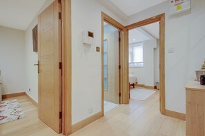2 bedrooms, iron/ironing board, Internet, bed sheets - Stylish 2 Bed Central London Paddington Apt (London)