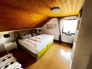 Bügeleisen/Bügelbrett, WLAN, Bettwäsche