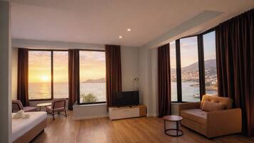 Deluxe-Suite, Meerblick | Bügeleisen/Bügelbrett, Bettwäsche