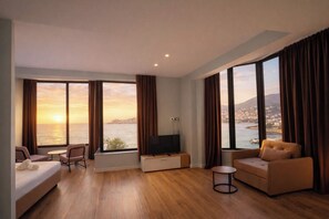 Deluxe-Suite, Meerblick | Bügeleisen/Bügelbrett, Bettwäsche