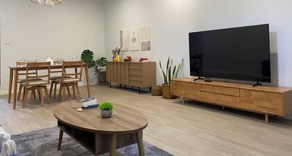 Baan Tonson - Cozy 2BR Townhouse • Full Kitchen • Walk to Palace & Cafés