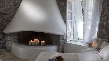 Loft, 1 Bedroom, Smoking, Garden View | 1 bedroom