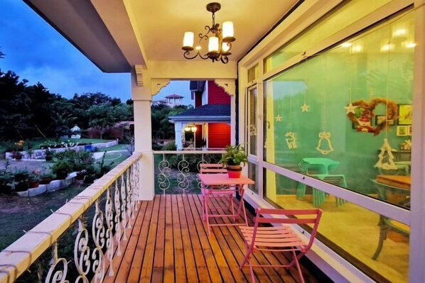 Outdoor dining - Yangzhou Rundfel Manor (Yizheng)