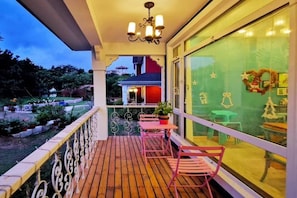Unclassified image, 3 of 34, button - Yangzhou Rundfel Manor (Yizheng)