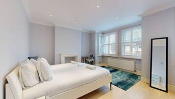 3 bedrooms, iron/ironing board, free WiFi, bed sheets