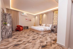 Egyptian cotton sheets, premium bedding, pillowtop beds, in-room safe