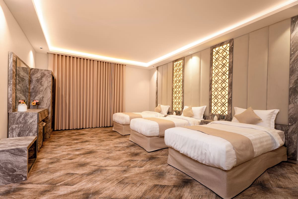 Egyptian cotton sheets, premium bedding, pillow-top beds, in-room safe