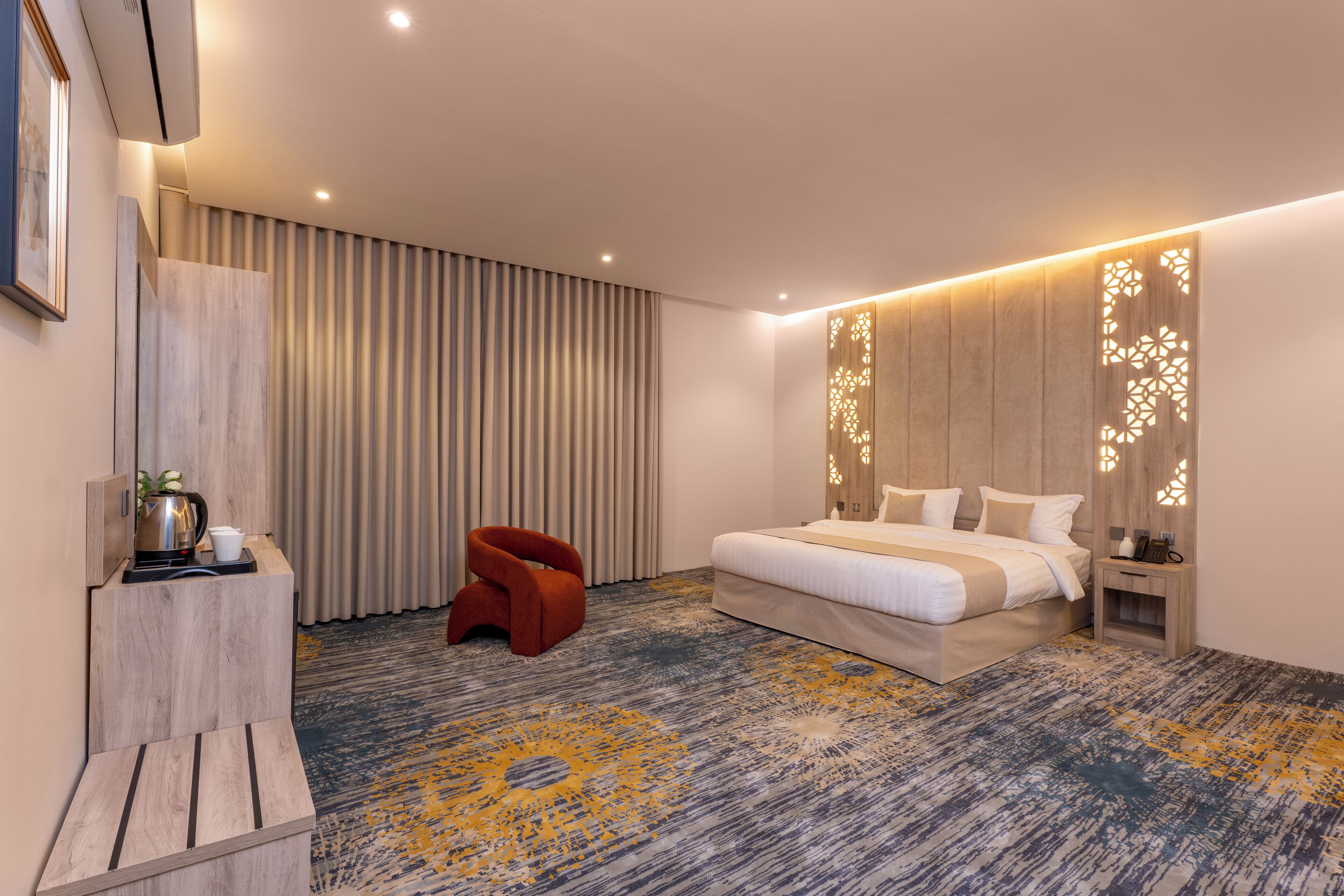 Egyptian cotton sheets, premium bedding, pillow-top beds, in-room safe