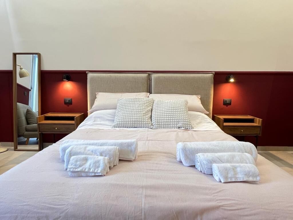 Tripla Deluxe, vista città | Una cassaforte in camera, tende oscuranti, ferro/asse da stiro