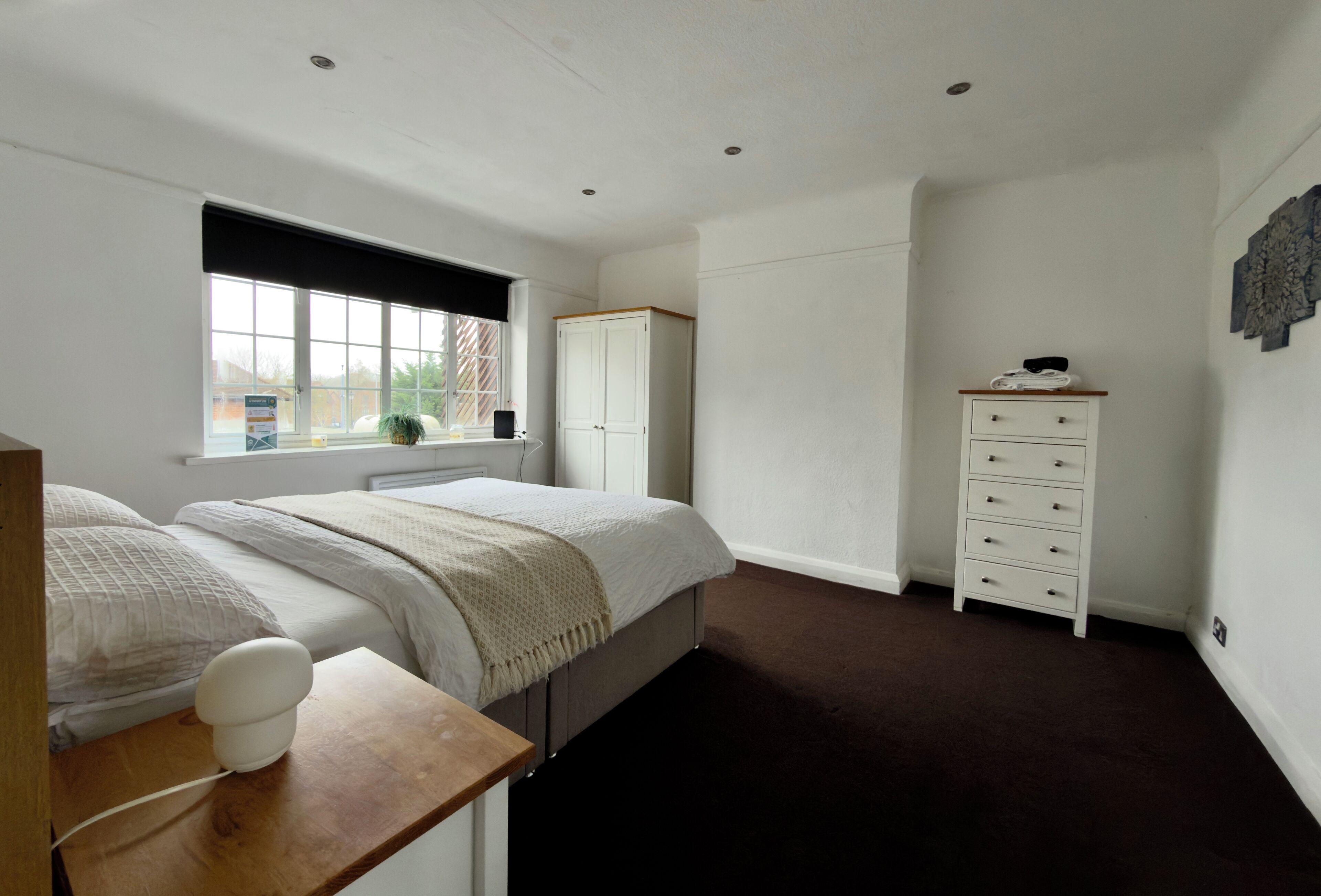 Iron/ironing board, Internet, bed sheets