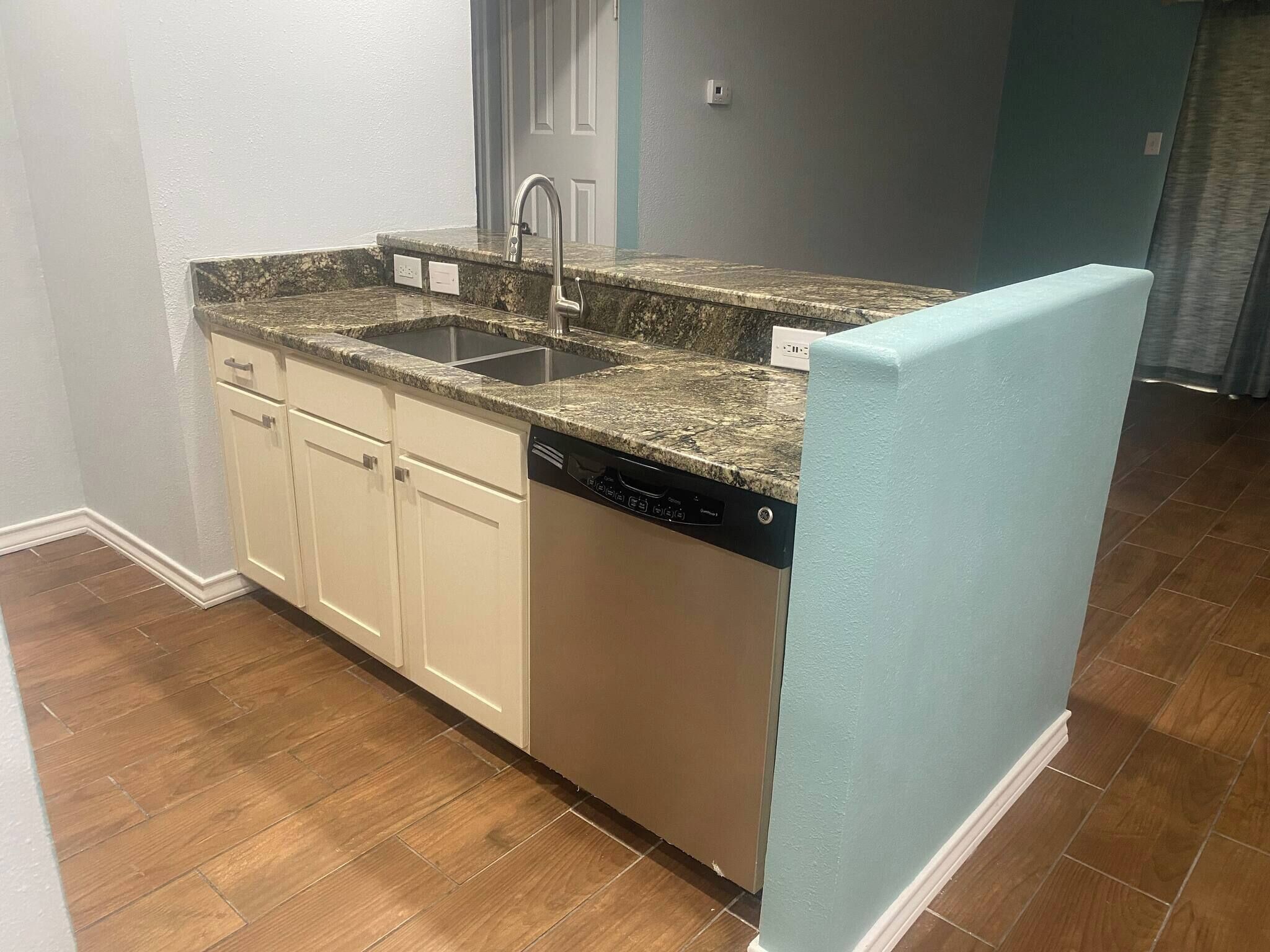 Condo, 1 Bedroom, Accessible, Balcony | Interior