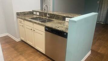 Condo, 1 Bedroom, Accessible, Balcony | Interior