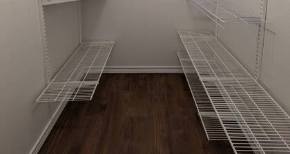 1 Bedroom and 1 Bathroom Remodeled Apartment in the Médical Center