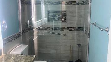 Condo, 2 Bedrooms, Accessible, Smoking | Bathroom