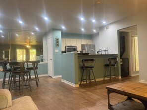 Dining room - 2 Bedroom and 2 Bathroom Condominium in Medical Center (San Antonio)