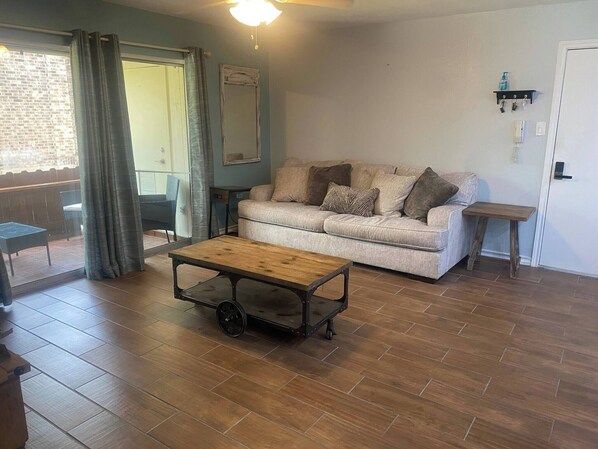 Living area - 2 Bedroom and 2 Bathroom Condominium in Medical Center (San Antonio)