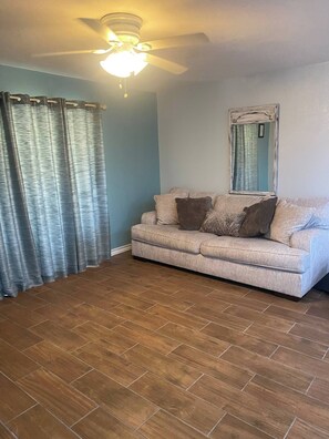 Living area - 2 Bedroom and 2 Bathroom Condominium in Medical Center (San Antonio)