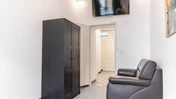 Basic Studio | Bahagian dalam