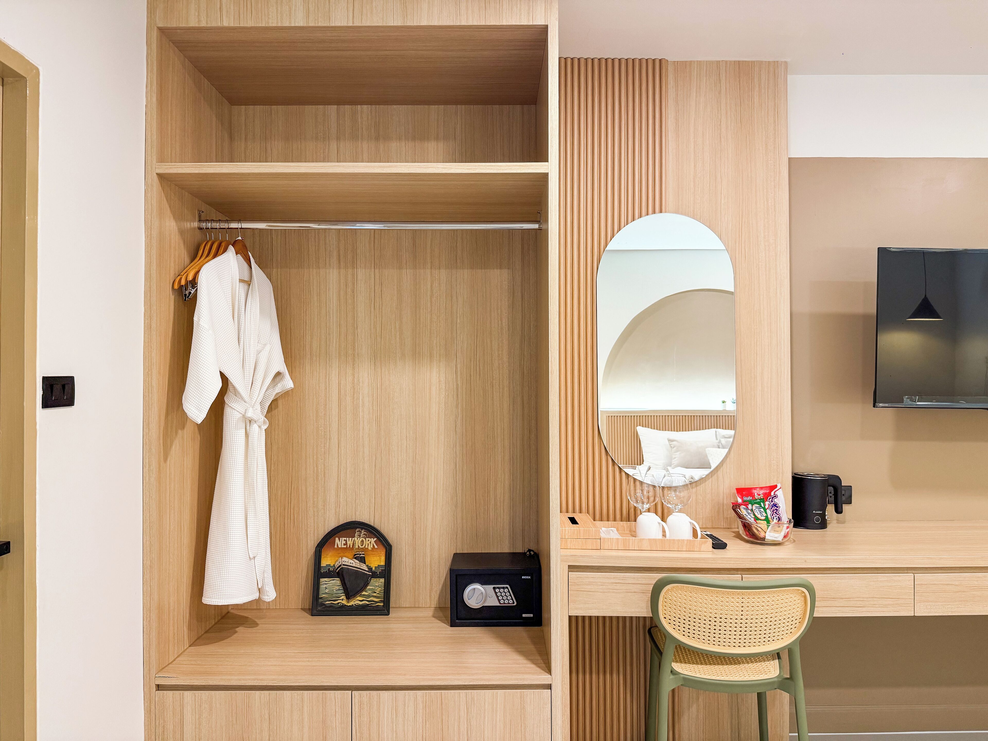 In-room safe, blackout curtains, free WiFi