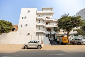 Exterior - Hotel Warm Welcome Inn (Noida)