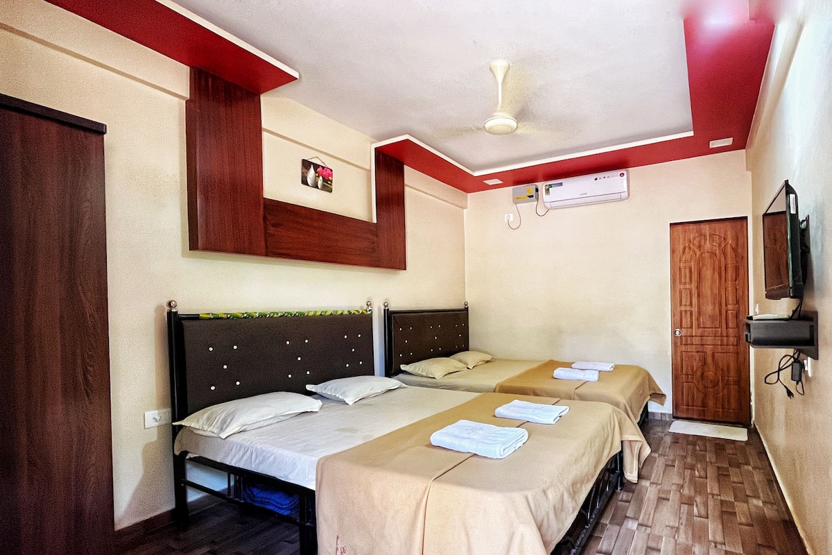 Family Single Room, Courtyard View
