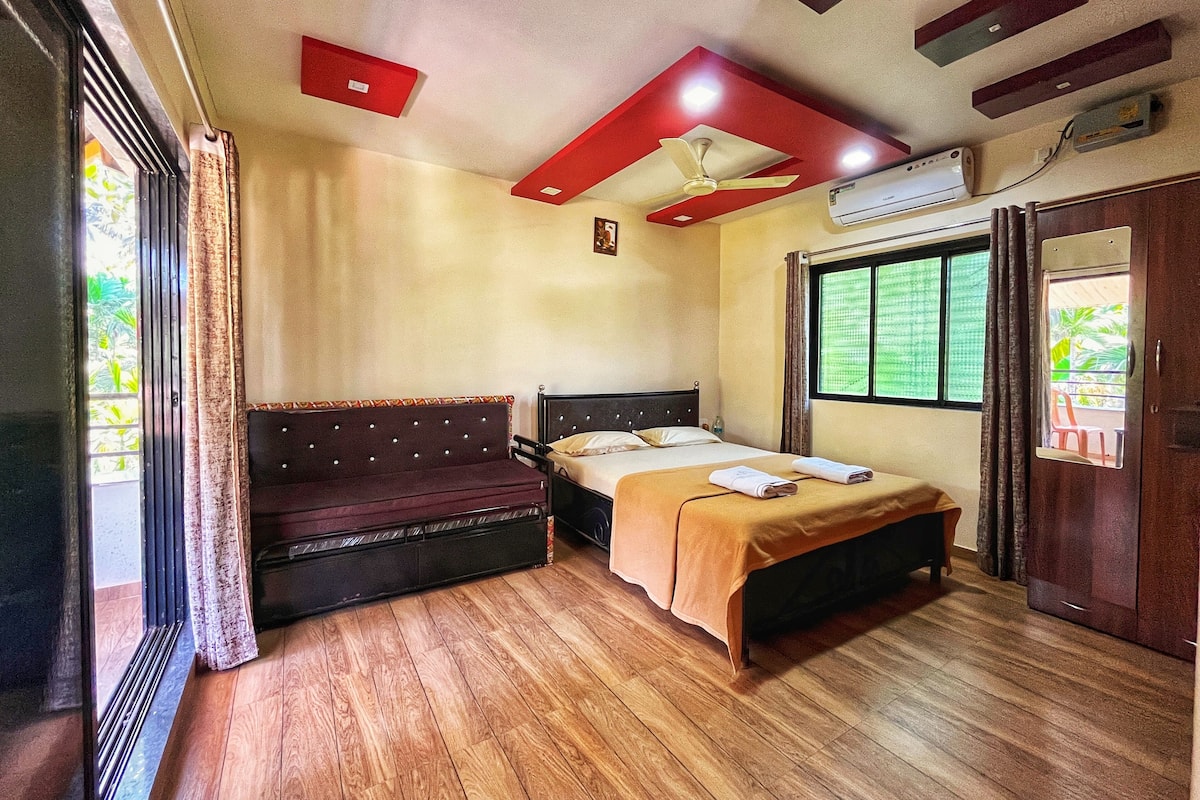 Luxury Single Room, Garden View