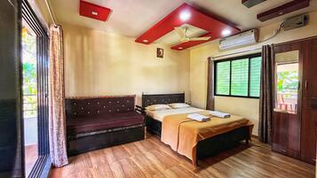 Luxury Single Room, Garden View | Blackout curtains, free WiFi, bed sheets