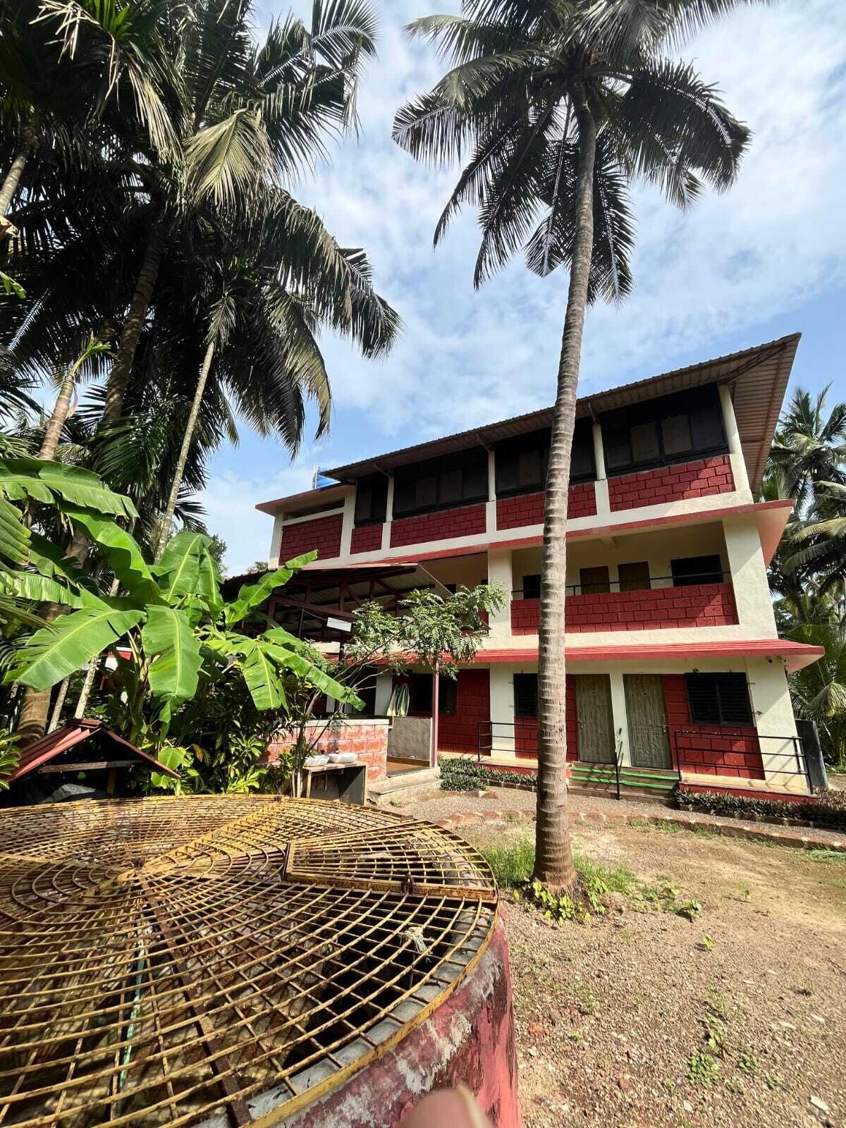 Familie-enkeltrom, hageutsikt | Eksteriør