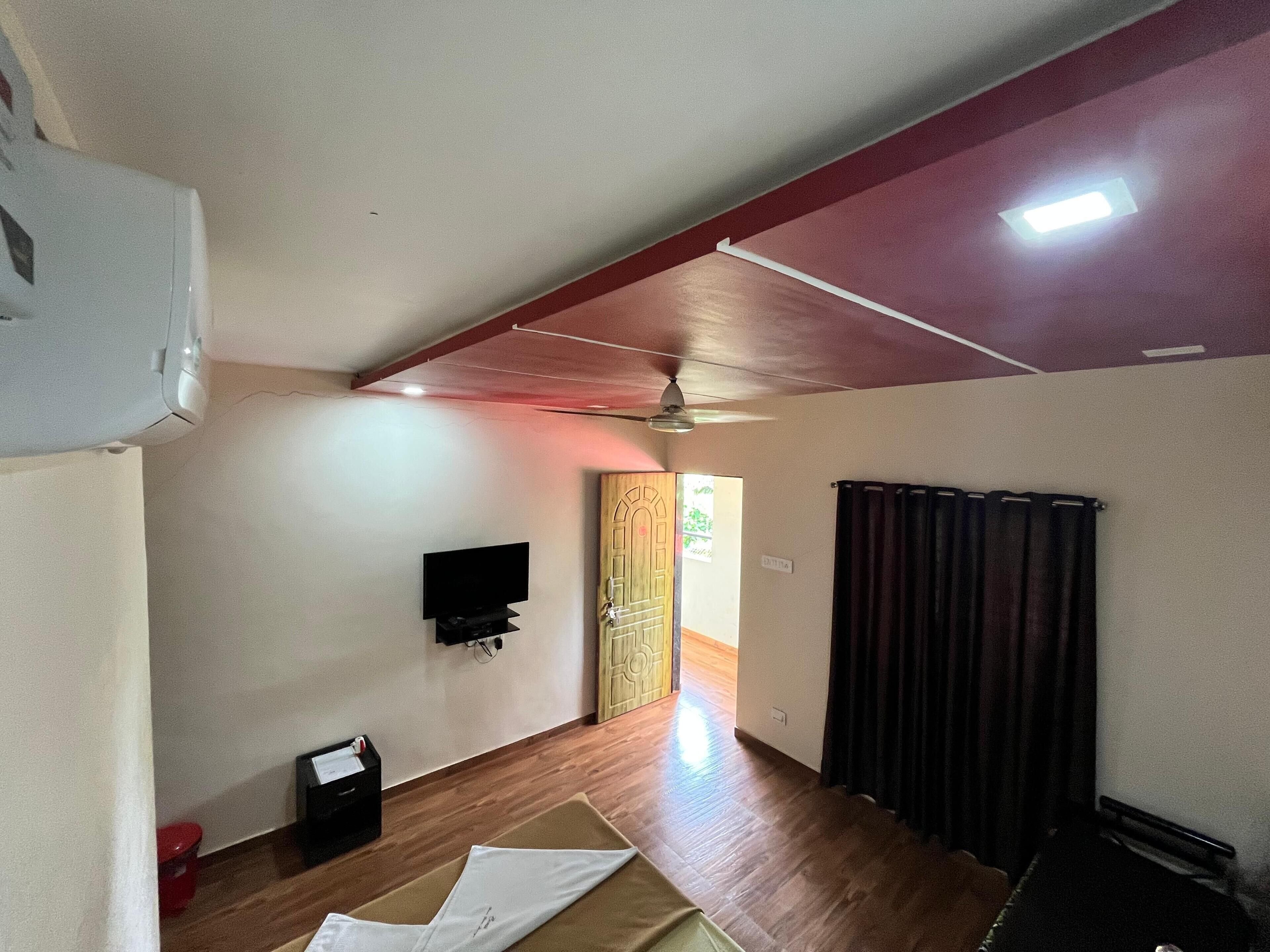 Deluxe Single Room | Interior