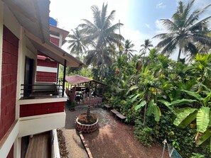 Luxury Single Room, Garden View | Terrace/patio