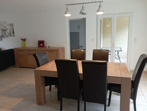 Dining - Escape to the Cévennes: house at the foot of Mont Cévenol, near Ardèche (Bessèges)
