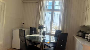 Villa, 1 Bedroom, Accessible, Smoking | Dining room