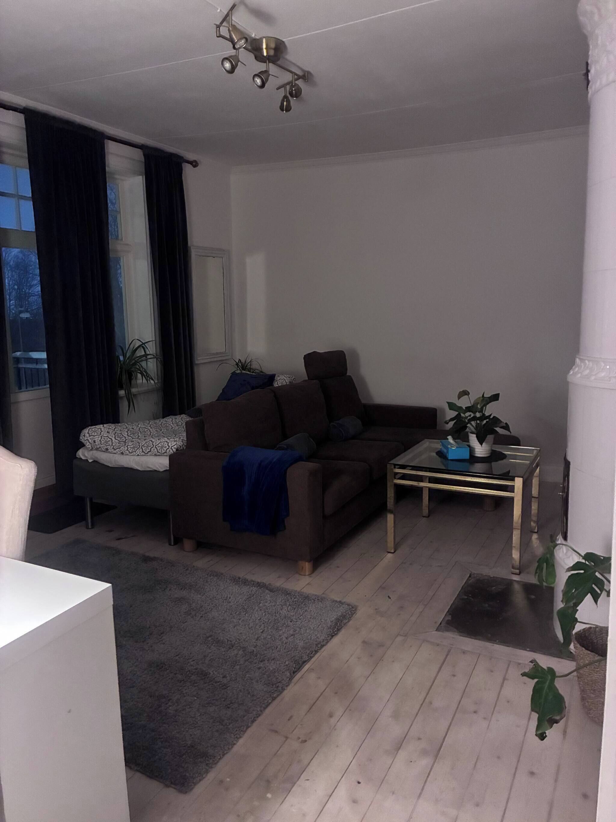 Villa, 1 Bedroom, Accessible, Smoking | Living room | Books