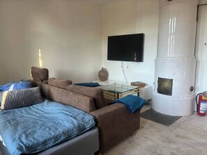 Books - Annies Light Antique House (Mellerud)