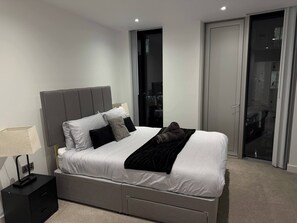 Apartment, 2 Bedrooms, Accessible | 3 bedrooms - Luxurious 2 bed City View Apartment (Manchester)