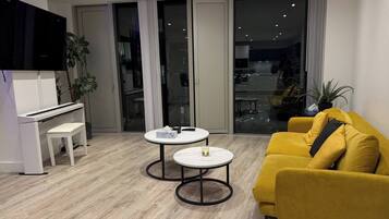 Apartment, 2 Bedrooms, Accessible | Living area