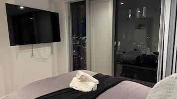 Apartment, 2 Bedrooms, Accessible | 3 bedrooms