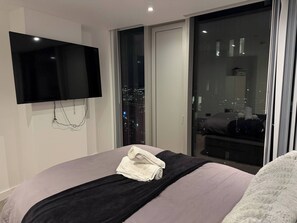 Apartment, 2 Bedrooms, Accessible | 3 bedrooms - Luxurious 2 bed City View Apartment (Manchester)