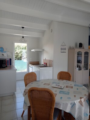 Dining - Renovated Single-Storey House – La Cotinière, Île d’Oléron (Saint-Pierre-d'Oléron)