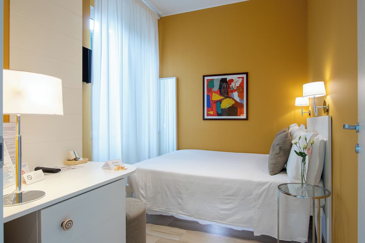 Standard Single Room, Hill View | Down duvets, in-room safe, desk, laptop workspace