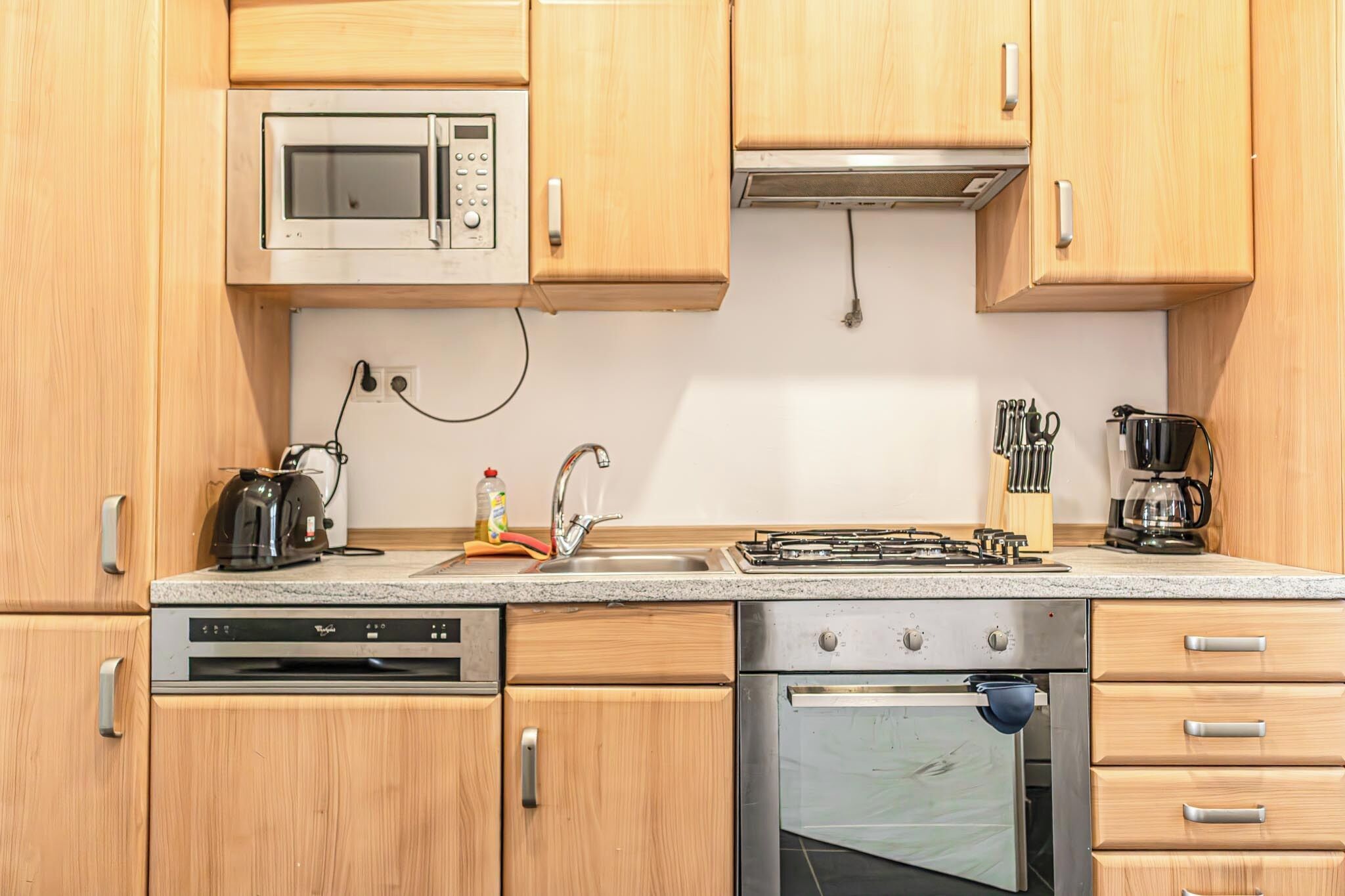 Basic-Apartment | Eigene Küche | Kühlschrank, Mikrowelle, Ofen, Herdplatte